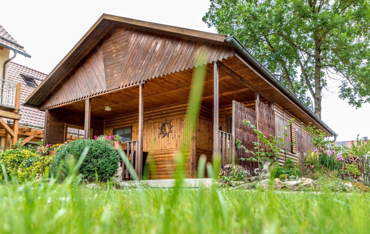 Bartlhof-Ferienwohnungen-Zimmer Burglengenfeld Exterior foto