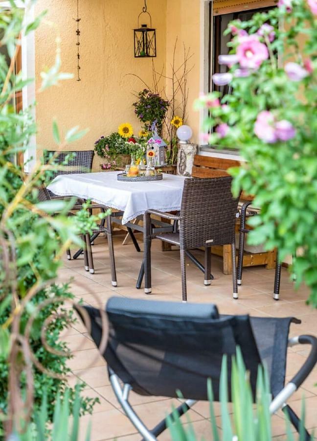 Bartlhof-Ferienwohnungen-Zimmer Burglengenfeld Exterior foto